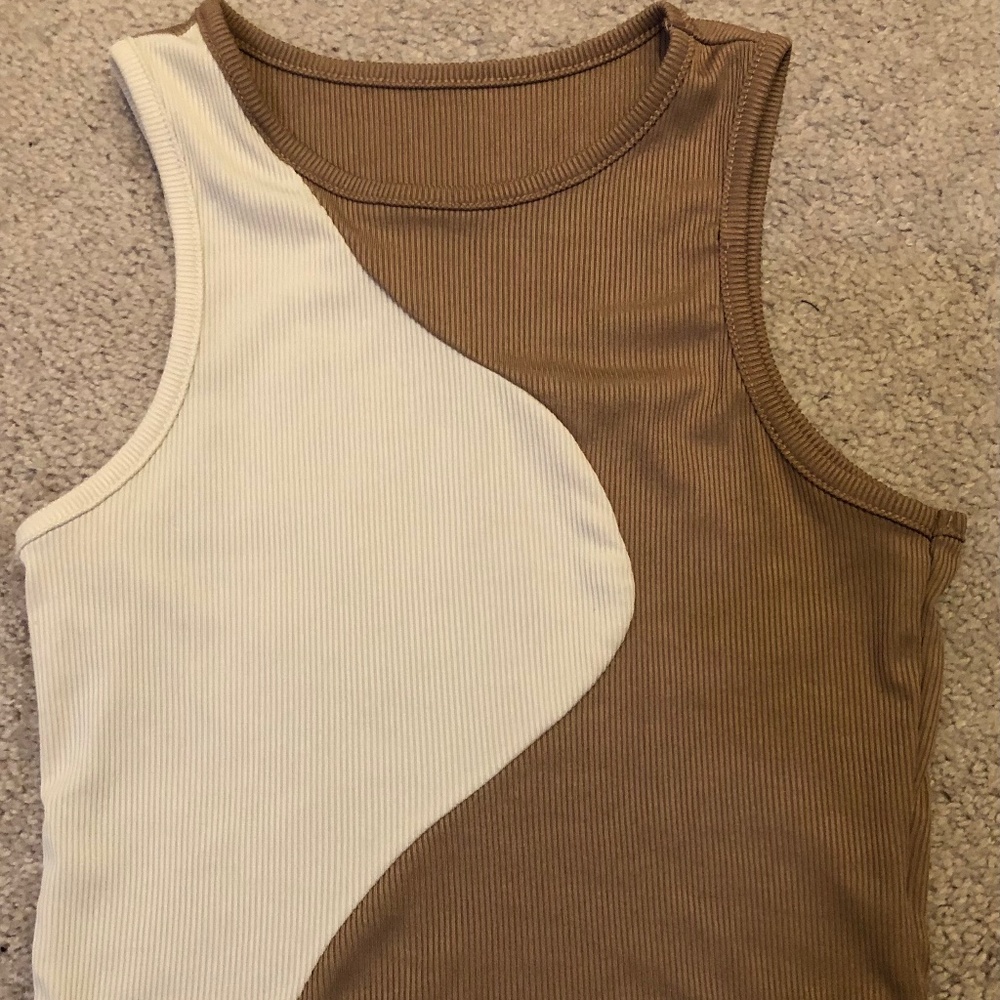 SHEIN Size small ribbed crop top in tan/brown like new